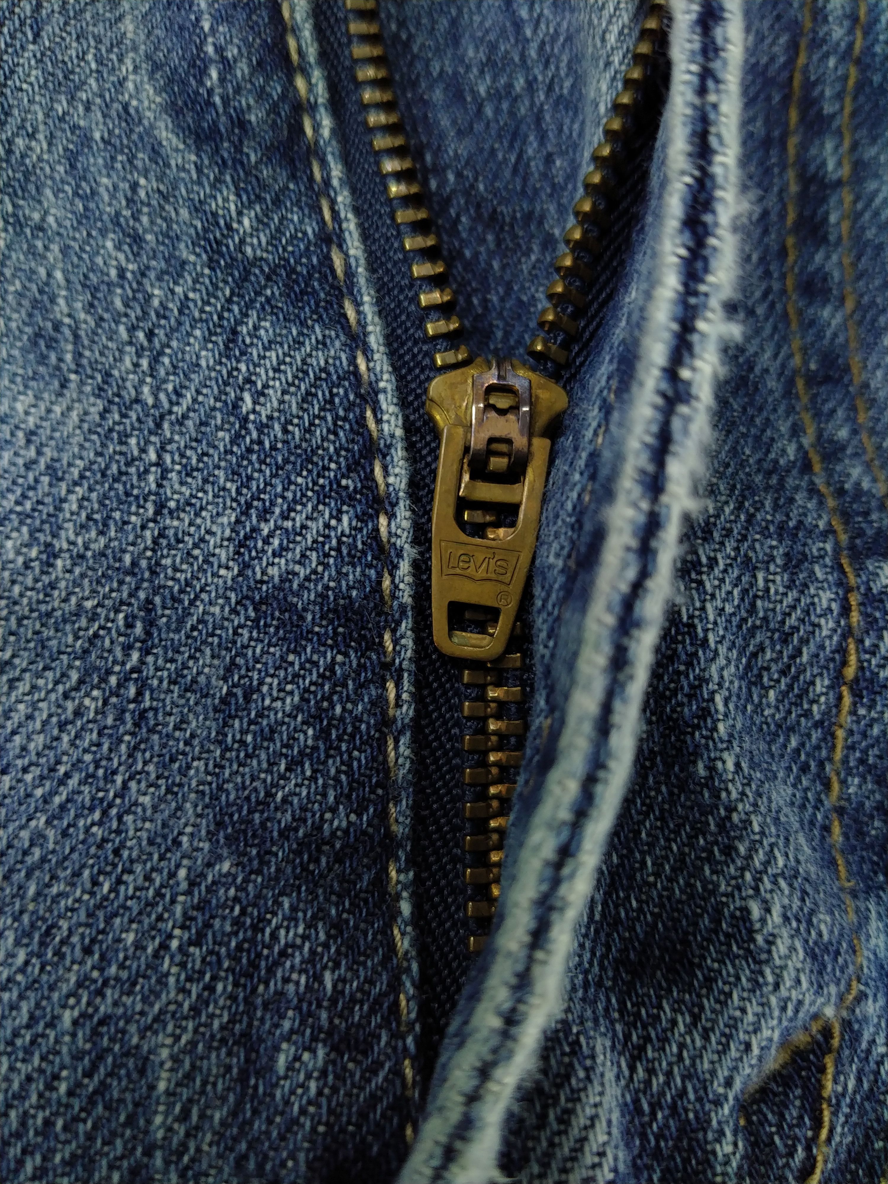 Levi's Vintage Levi's 505 Straight Distressed Denim 37x28 -JN158 Size US 37 - 8 Thumbnail