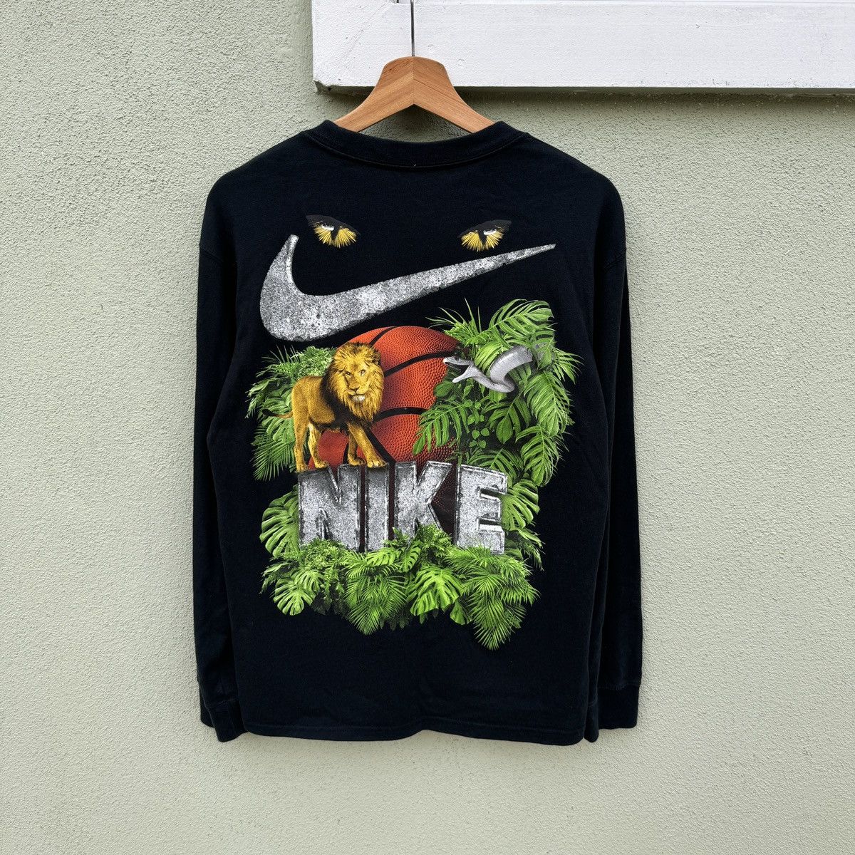 Nike NIKE Jungle Safari Basketball Long Sleeve T-Shirt Size US S / EU 44-46 / 1 - 1 Thumbnail