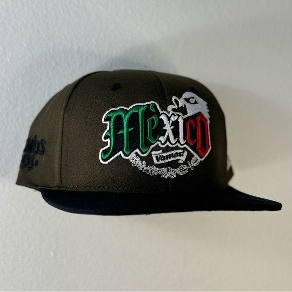 Designer NEW VAMOS MÉXICO GREEN/BLACK FLAT BILL SNAPBACK ORGULLO MEXI Size ONE SIZE - 2 Thumbnail