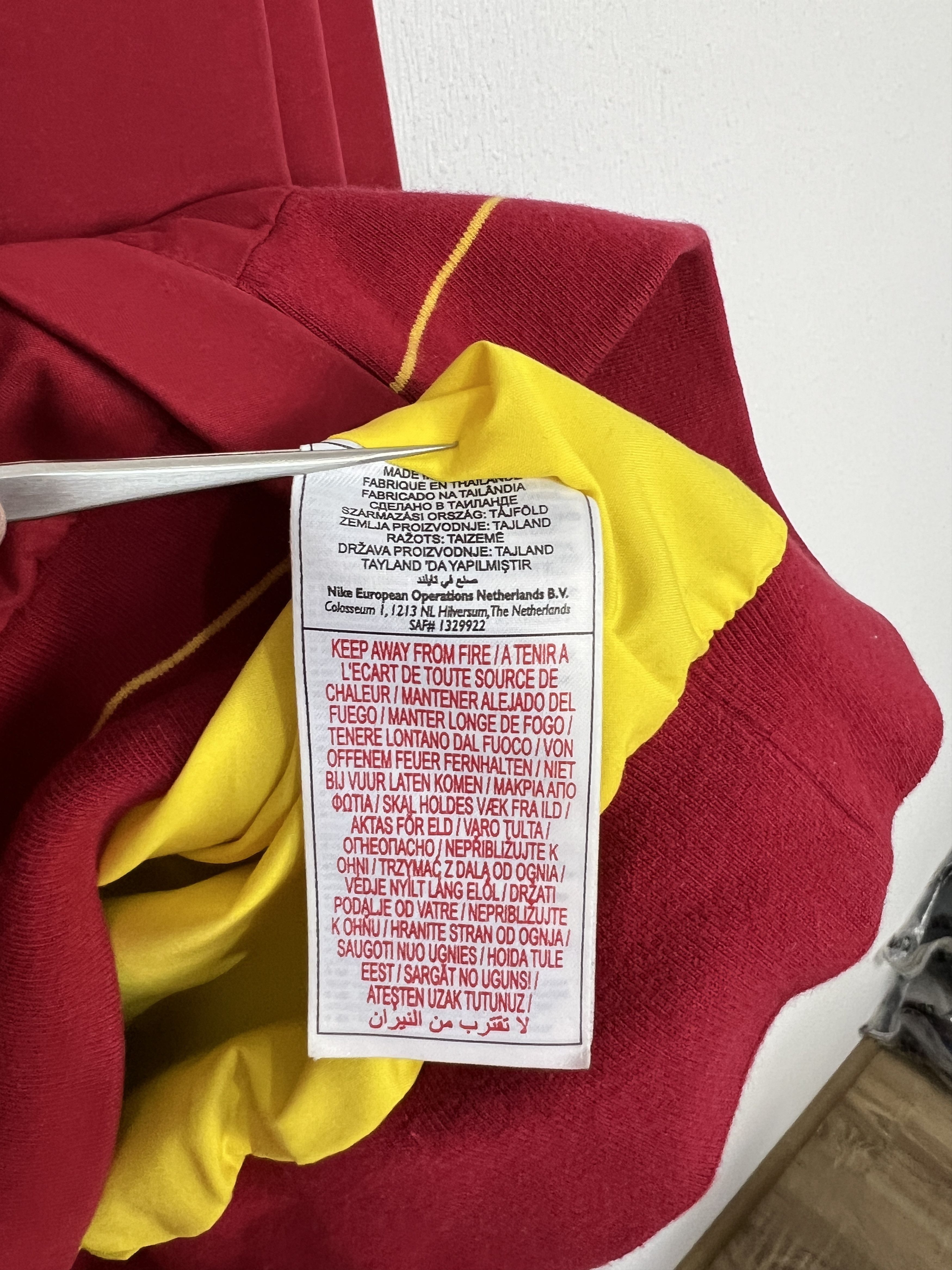 Nike Vintage Nike FC Barcelona Football Jacket Soccer Bomber Size US M / EU 48-50 / 2 - 10 Thumbnail