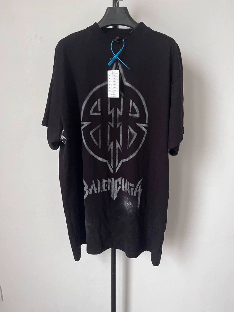 Balenciaga Balenciaga Metallic Bitcoin Double B Gothic Mud Dye Short Size US L / EU 52-54 / 3 - 1 Thumbnail