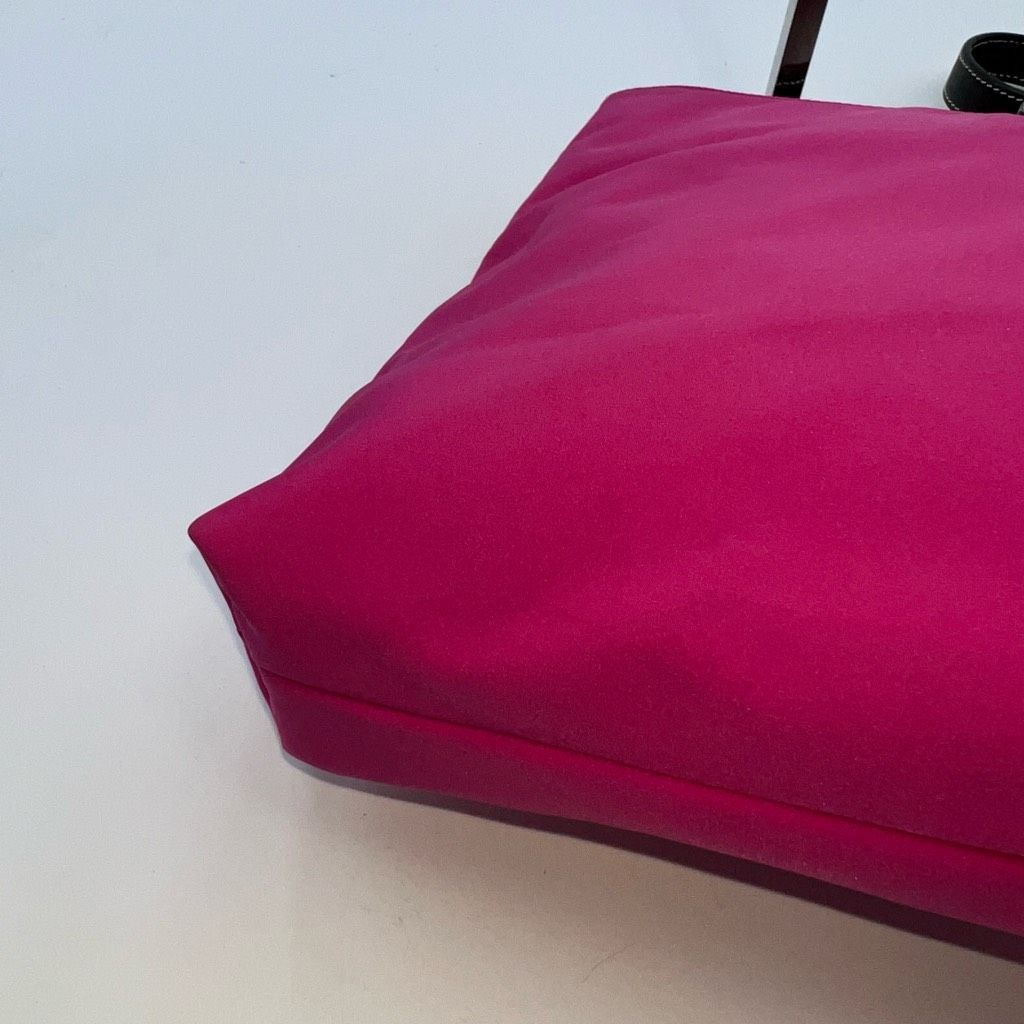 Lauren Ralph Lauren Ralph Lauren Hot Pink Thick Nylon And Leather Shoulder Bag Size ONE SIZE - 6 Thumbnail