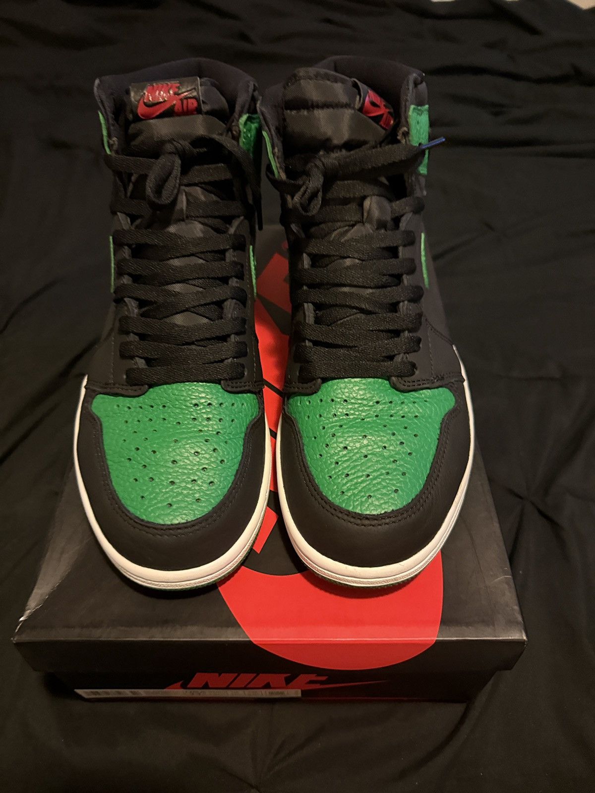 Jordan Brand 2020 Air Jordan 1 Retro High OG 'Pine Green 2.0' Size US 11.5 / EU 44-45 - 2 Thumbnail