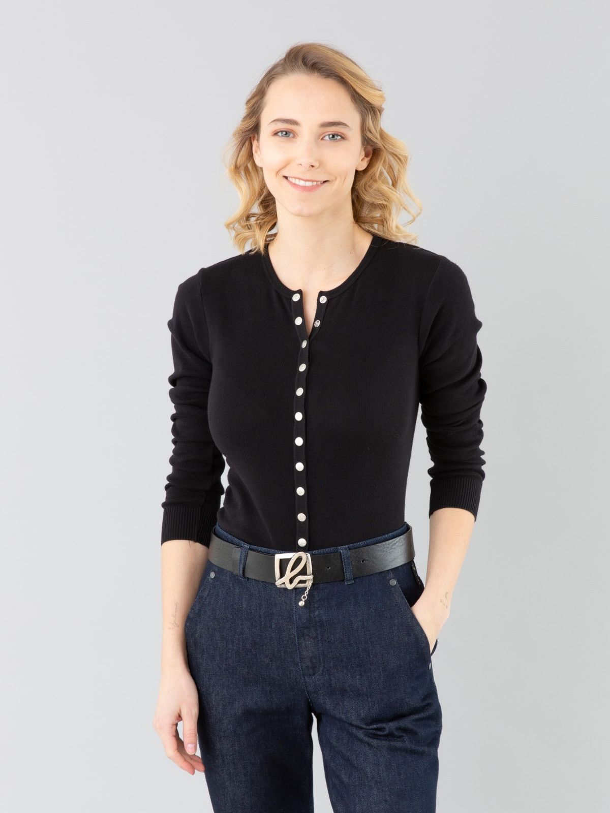 agnes b. The "Swing" snap cardigan, a fitted with snap buttons Size XS / US 0-2 / IT 36-38 - 13 Thumbnail