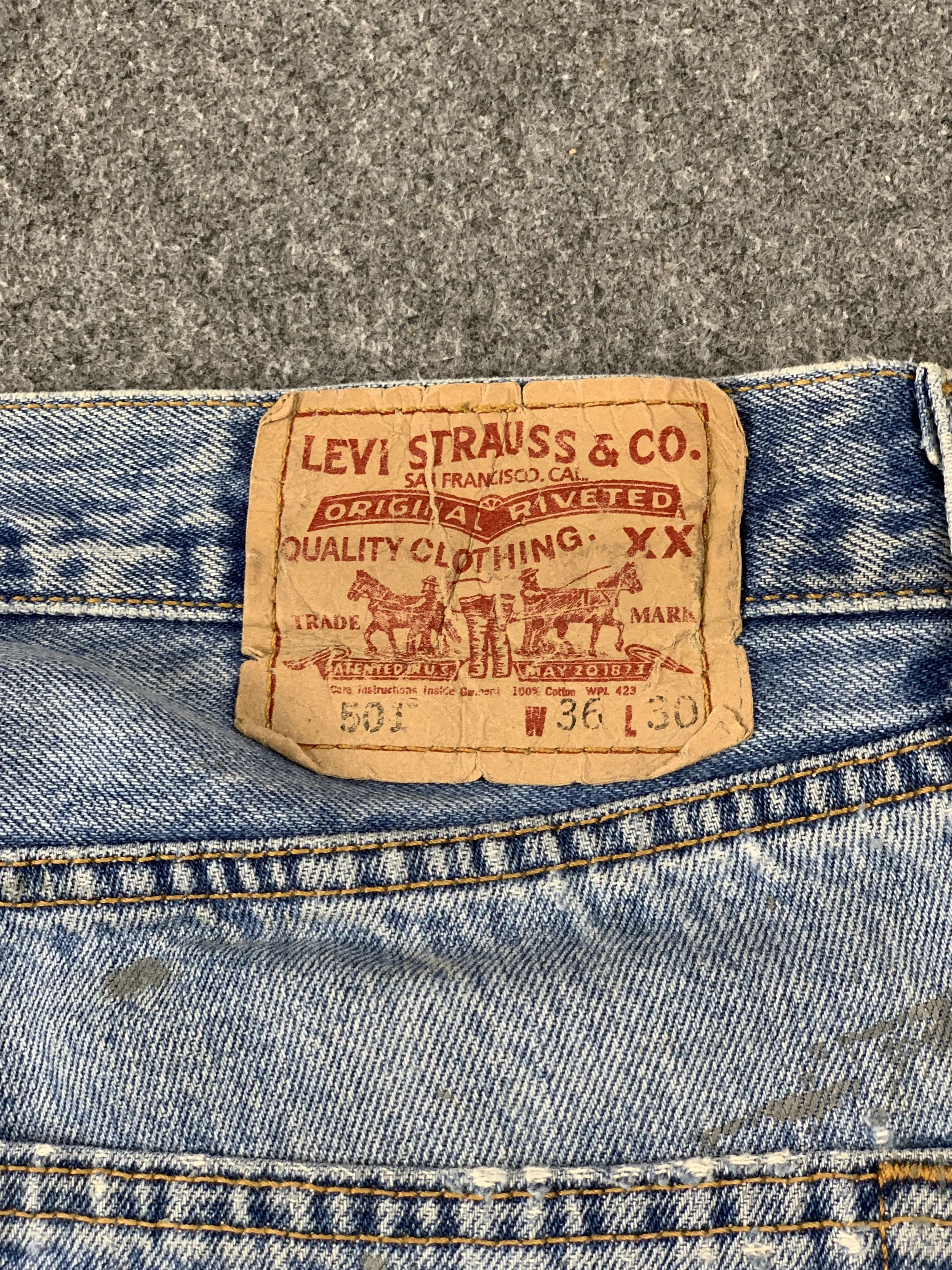 Levi's Vintage Levis 501 Splatter Paint Faded Blue Jeans DP2000 Size US 34 / EU 50 - 4 Thumbnail