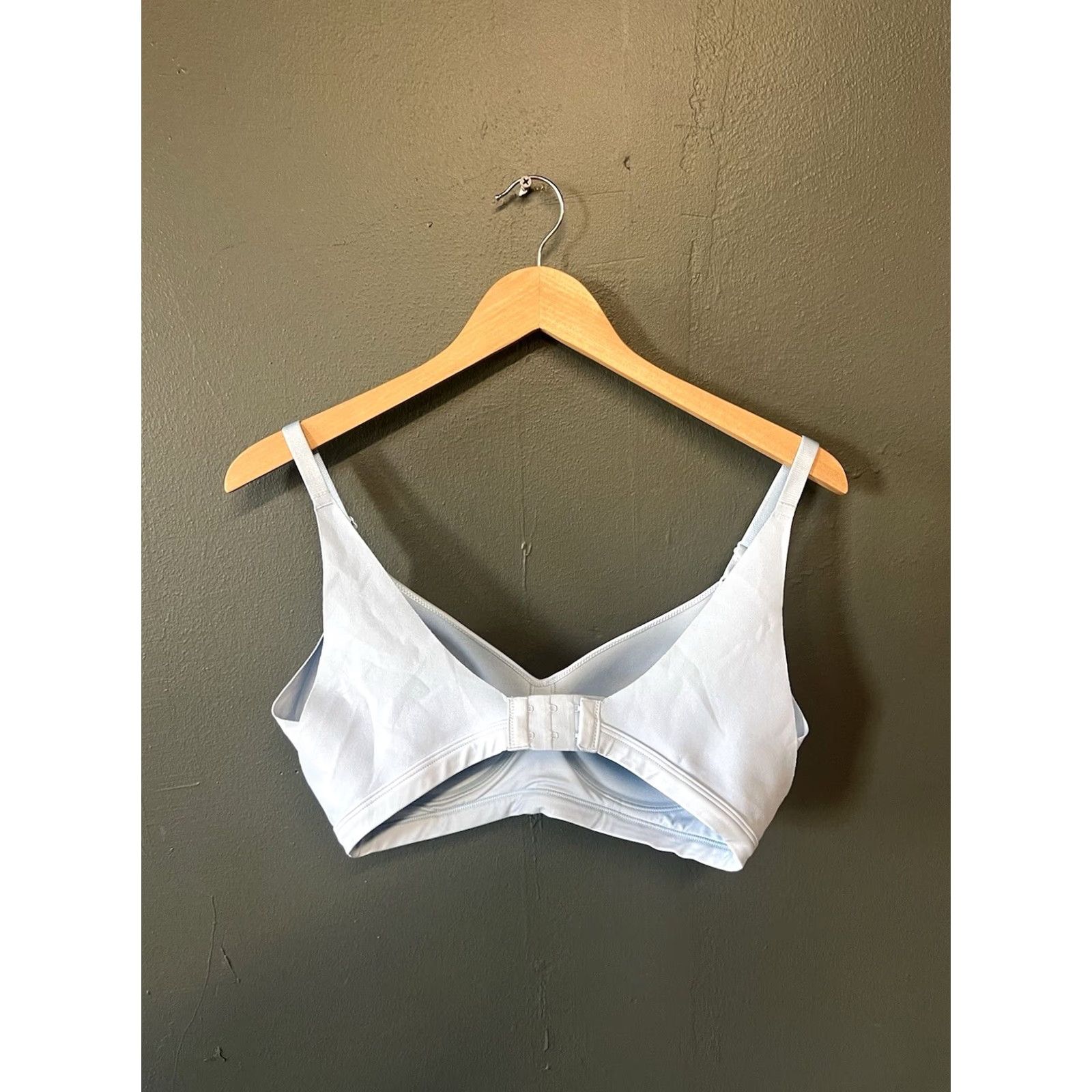 Vintage VINTAGE Warner's Cloud 9 Wireless Convertible T-Shirt Bra Blue M Womens Size M Relaxed Fit 0 Size ONE SIZE - 2 Thumbnail