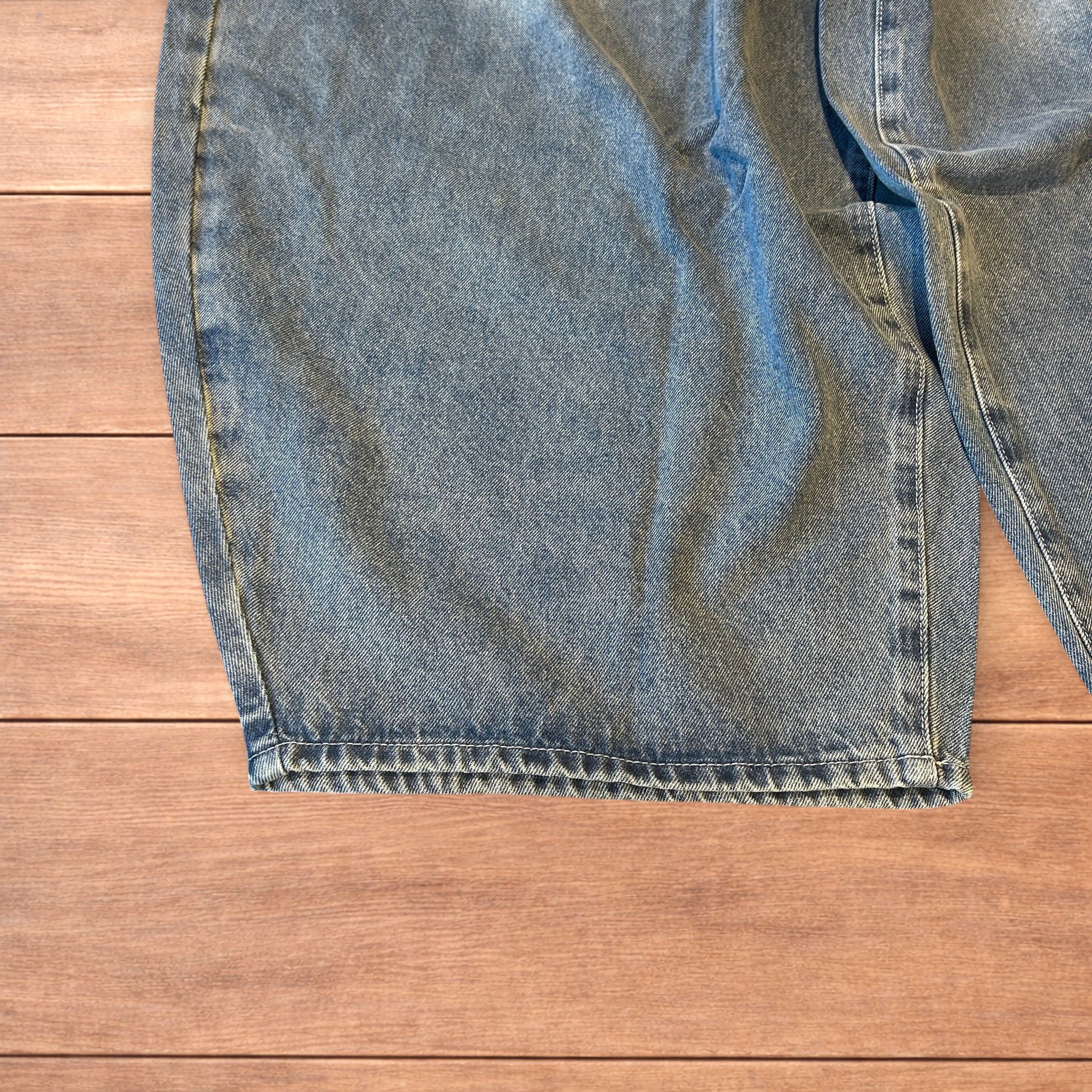 Japanese Brand Super baggy wide leg balloon fit jeans in mid blue wash. Size US 30 / EU 46 - 5 Thumbnail