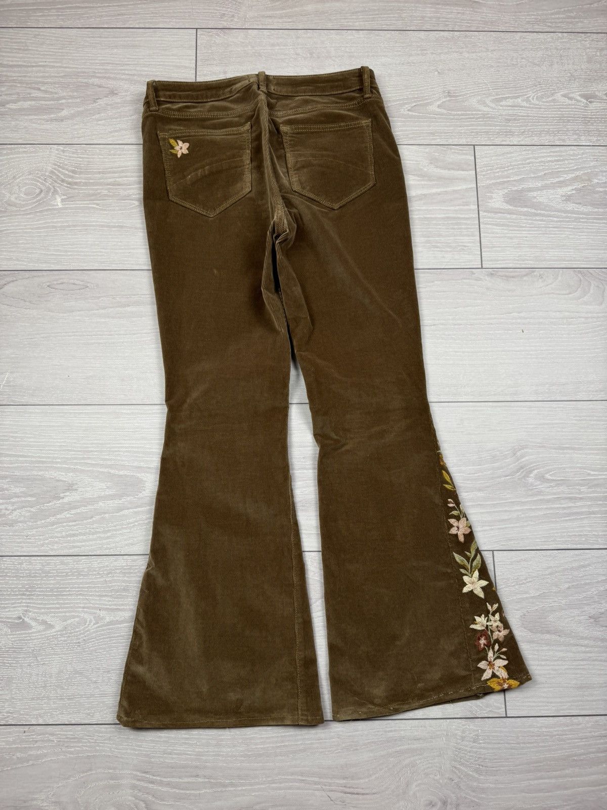 Other Driftwood Velvet Floral Embroidered Corduroy Flare Jeans Size 32" / US 10 / IT 46 - 2 Thumbnail