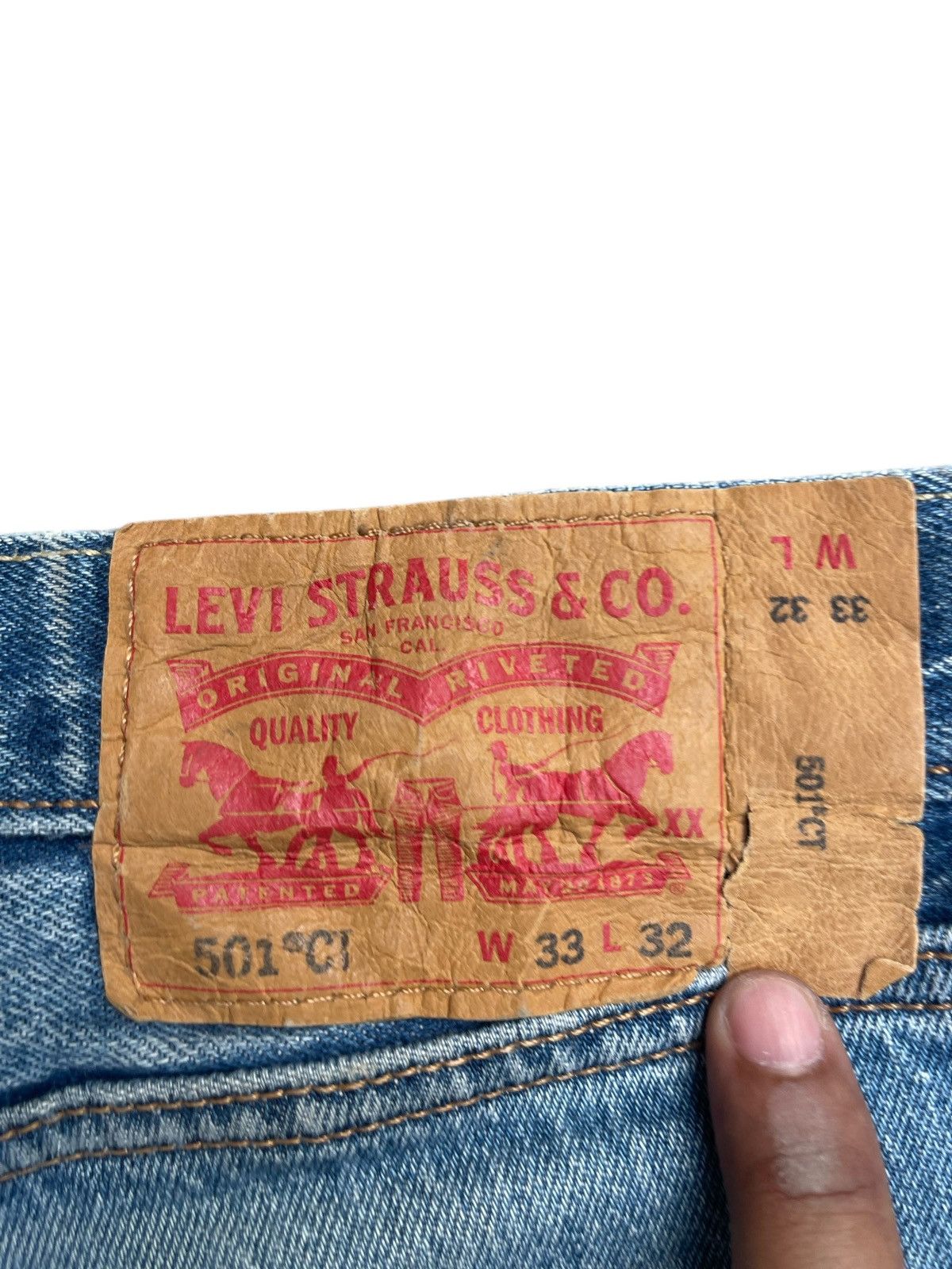 Levi's × Levi's Vintage Clothing Levi’s 501 CT W33 L32 Distressed Vintage Wash Selvedge Denim Size US 33 - 3 Thumbnail