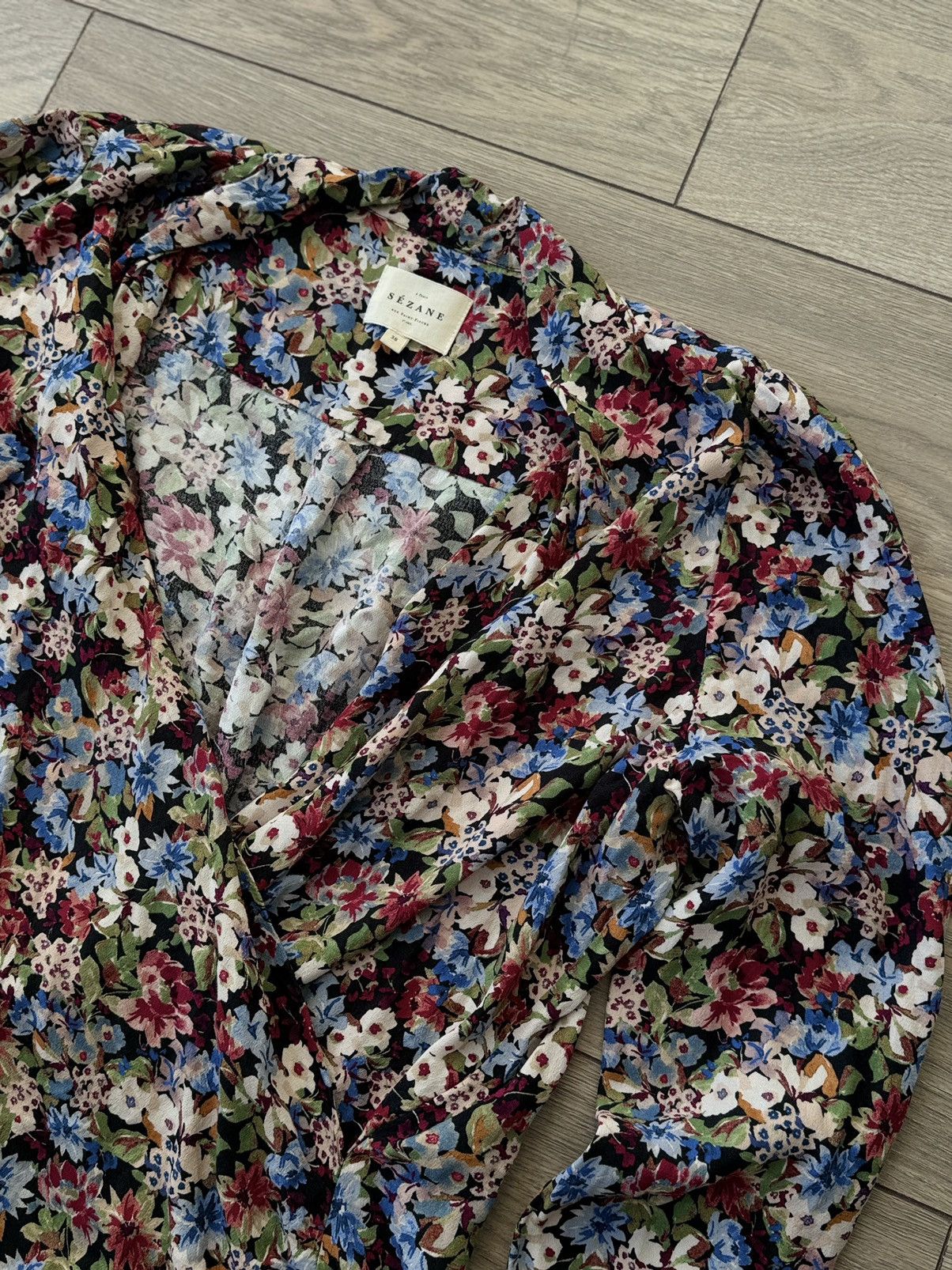 Sezane Sezane Abelia Flowers Wrap V-Neck Blouse Top Shirt Size 38 Size XS / US 0-2 / IT 36-38 - 3 Thumbnail