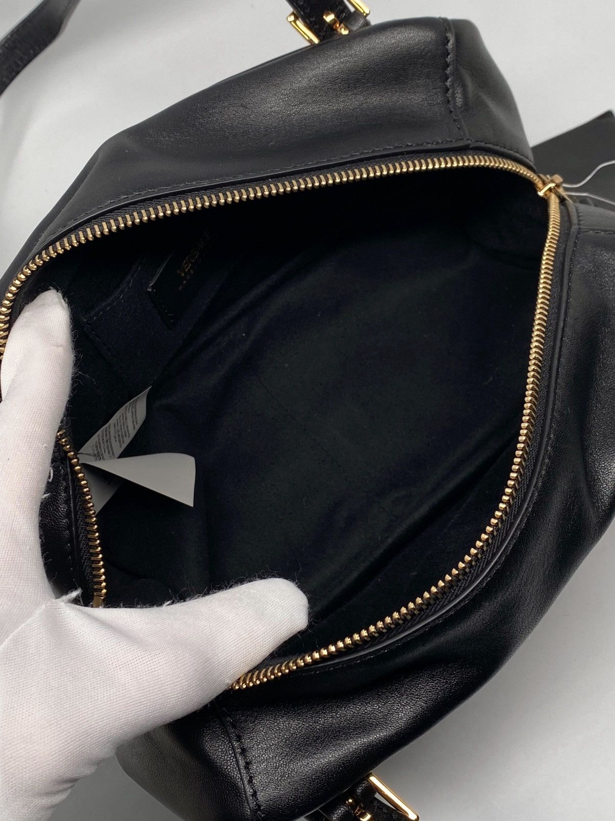 Versace Versace Versace Tag Zip Leather Shoulder Bag Size ONE SIZE - 14 Thumbnail