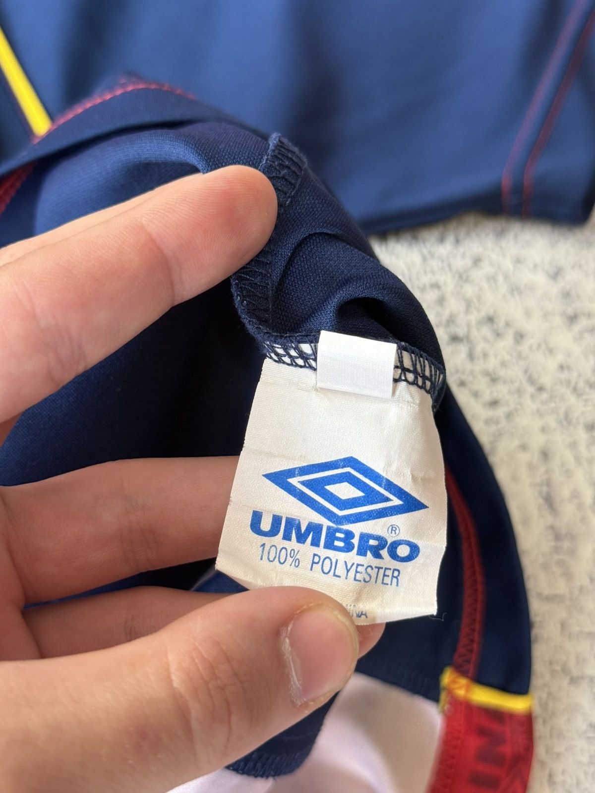 Umbro Vintage Umbro Original Training Product Shirt Mens Crew Size US XL / EU 56 / 4 - 19 Thumbnail