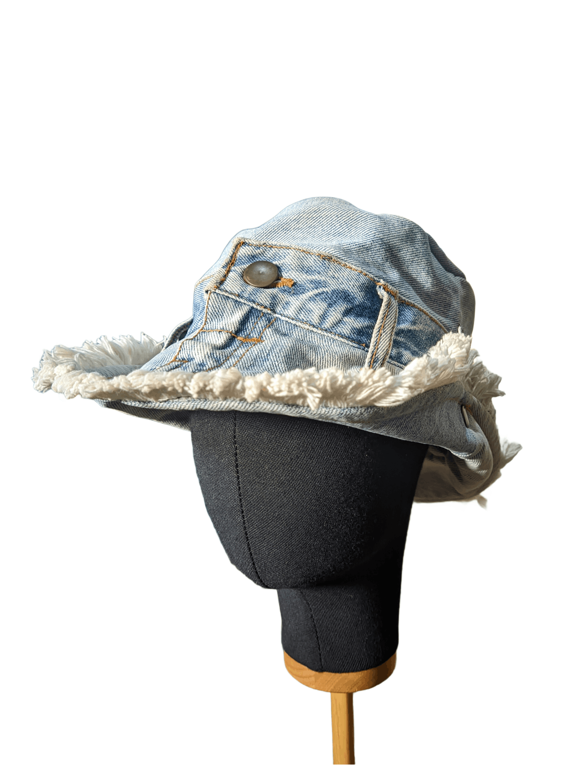 Other Denim bucket hat, frayed brim and a rustic patchwork design Size ONE SIZE - 6 Thumbnail