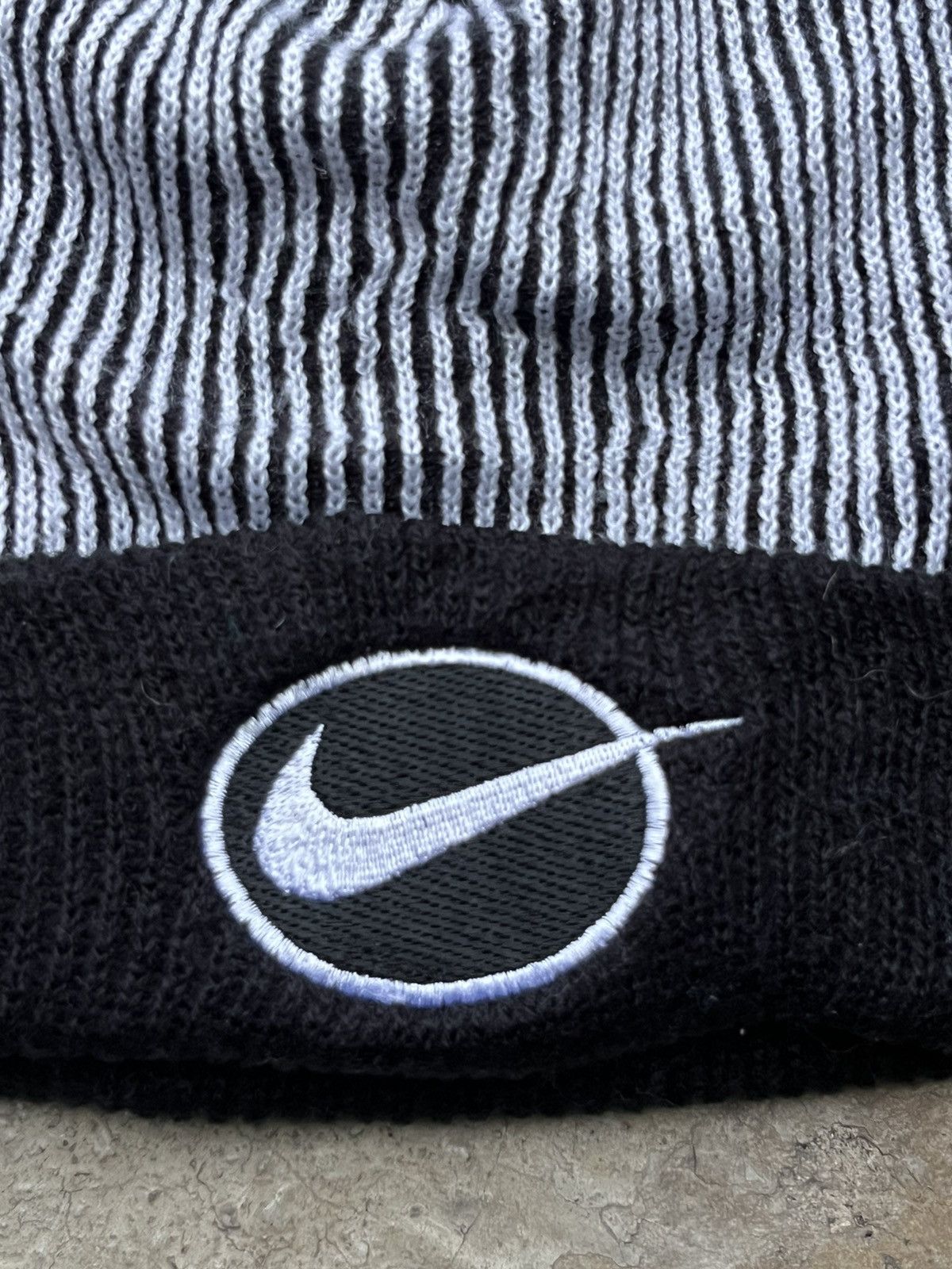 Nike Vintage Nike Logo Beanie / Snowcap Size ONE SIZE - 2 Thumbnail