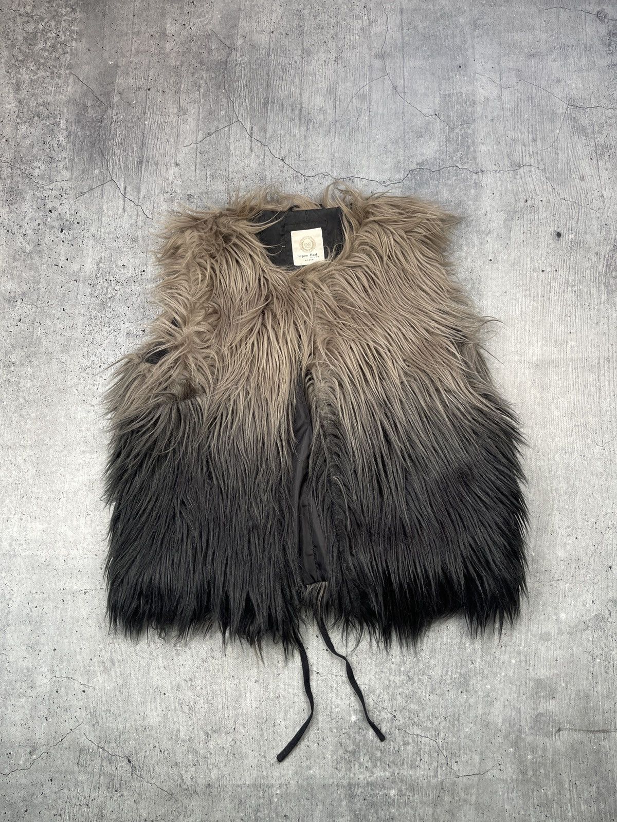 Japanese Brand × Vintage Vintage Y2K Faux Fur vest Japanese streetwear style size XL Size XL / US 12-14 / IT 48-50 - 1 Thumbnail