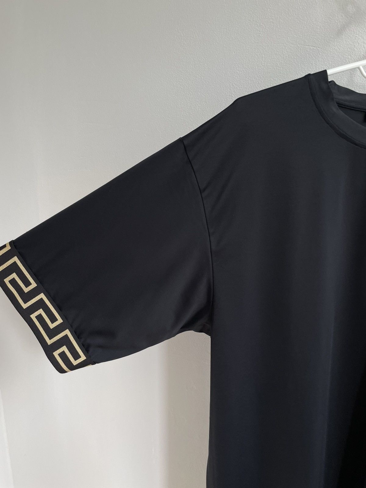 Versace RARE Versace Greca-trim T shirt Tee Black Size US M / EU 48-50 / 2 - 3 Thumbnail