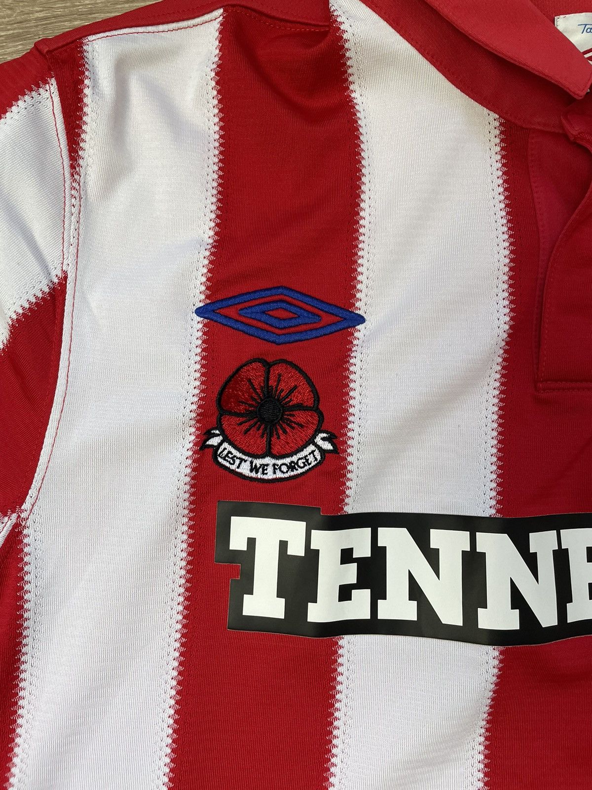 Umbro Rangers 10/11 Away Shirt Tennent's Poppy Lest We Forget Size US L / EU 52-54 / 3 - 5 Thumbnail