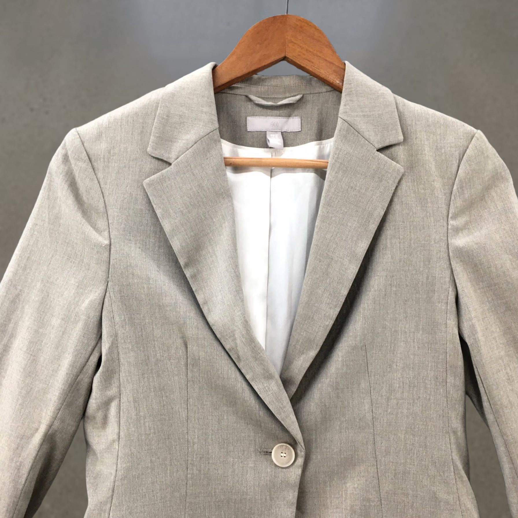H&M H&M Blazer Coat Jackets Womens 34 Beige Collared Lined Pockets Long Sleeve Size XXS / US 00 / IT 34 - 1 Thumbnail