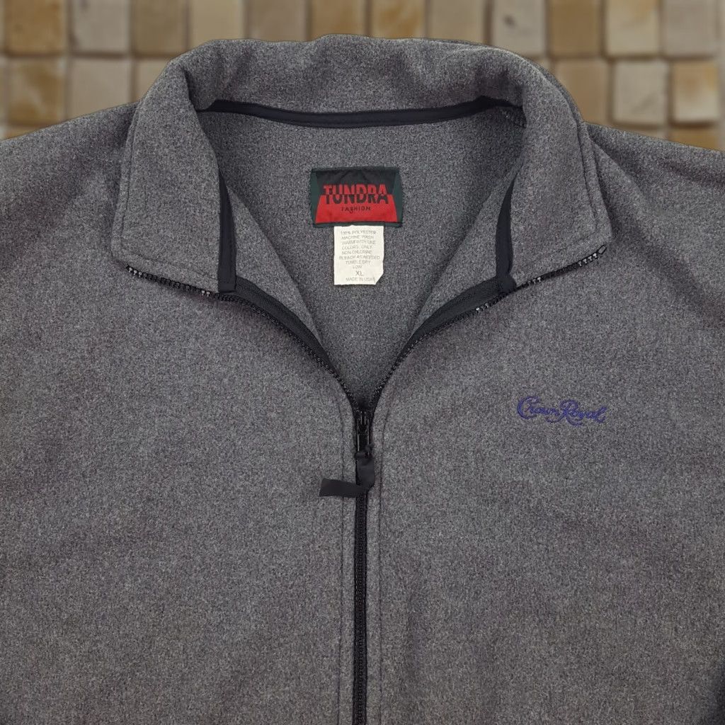 Vintage VINTAGE Crown Royal Fleece Jacket Windbreaker Logo Zip Up Gray XL Men Size US XL / EU 56 / 4 - 1 Thumbnail