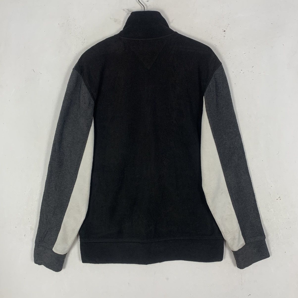 Tommy Hilfiger Vintage Tommy Hilfiger Outdoor Streetwear Fleece Jacket Size US M / EU 48-50 / 2 - 7 Thumbnail