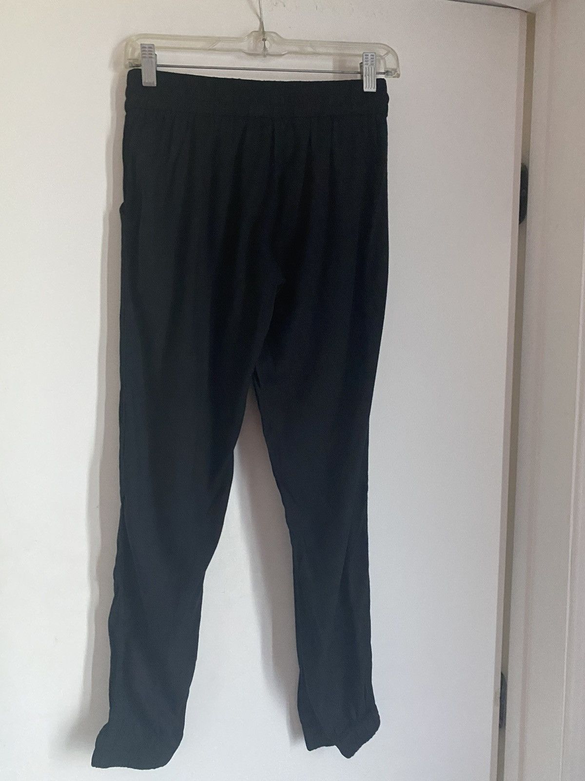 Aritzia Aritzia Sunday Best Los Feliz Black Joggers XS Size 26" / US 2 / IT 38 - 2 Thumbnail