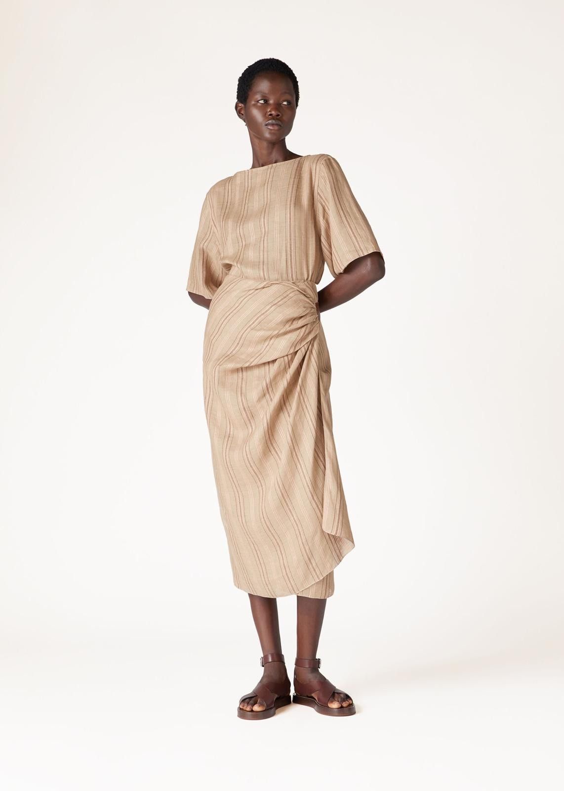 Loro Piana o1srvl11e0725 FAO0488 Mara Linen T-Shirt in Beige Size XS / US 0-2 / IT 36-38 - 4 Thumbnail