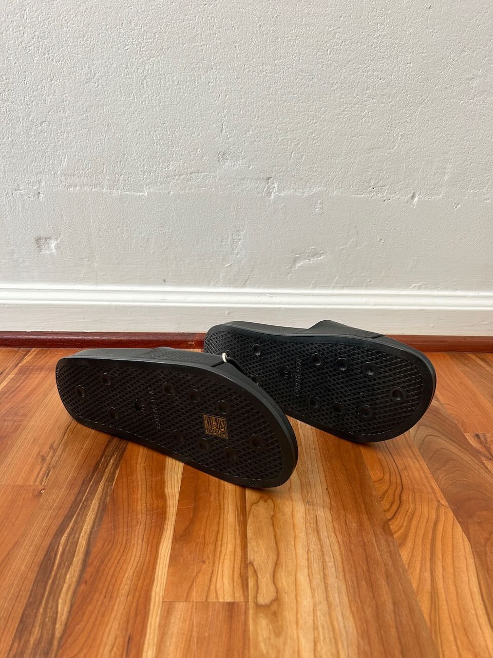 Vetements VETEMENTS Black Leather Slides Size US 7 / EU 40 - 3 Thumbnail
