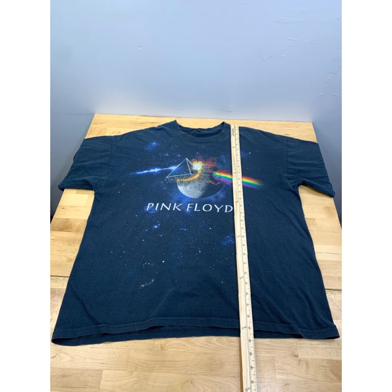Vintage **Dark Side of the Moon Pink Floyd Black XL Rock Band Shirt** User: **Pink Floyd Dark Side of the Moon Black XL Rock Band Shirt** Size US XL / EU 56 / 4 - 6 Thumbnail