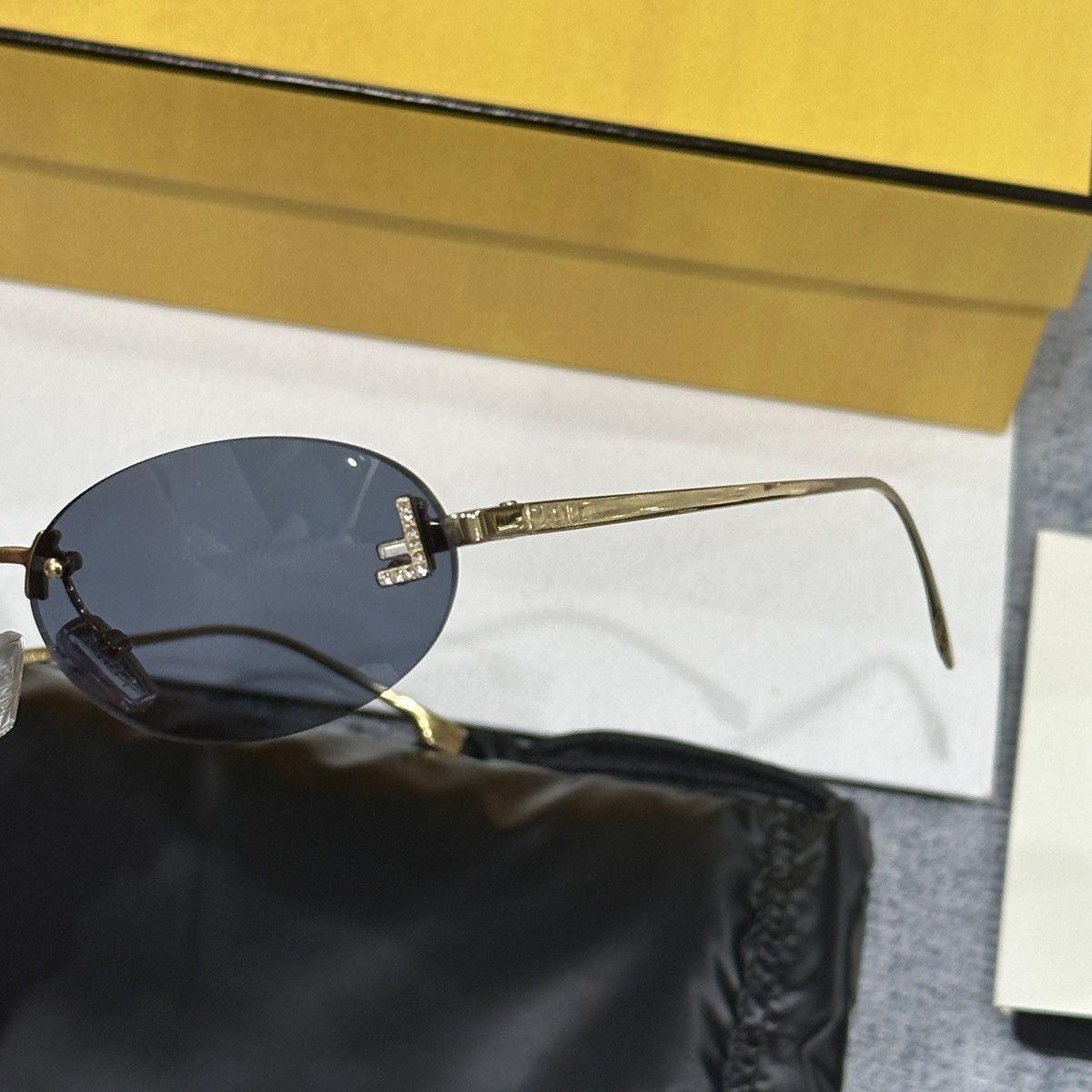 Fendi FENDI FE4075US 30V SUNGLASSES Size ONE SIZE - 4 Thumbnail