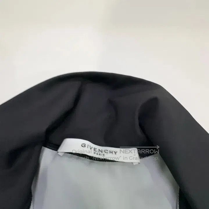 Givenchy Givenchy Solid Print Half-Zip Long-Sleeve T-Shirt. Size US M / EU 48-50 / 2 - 2 Thumbnail