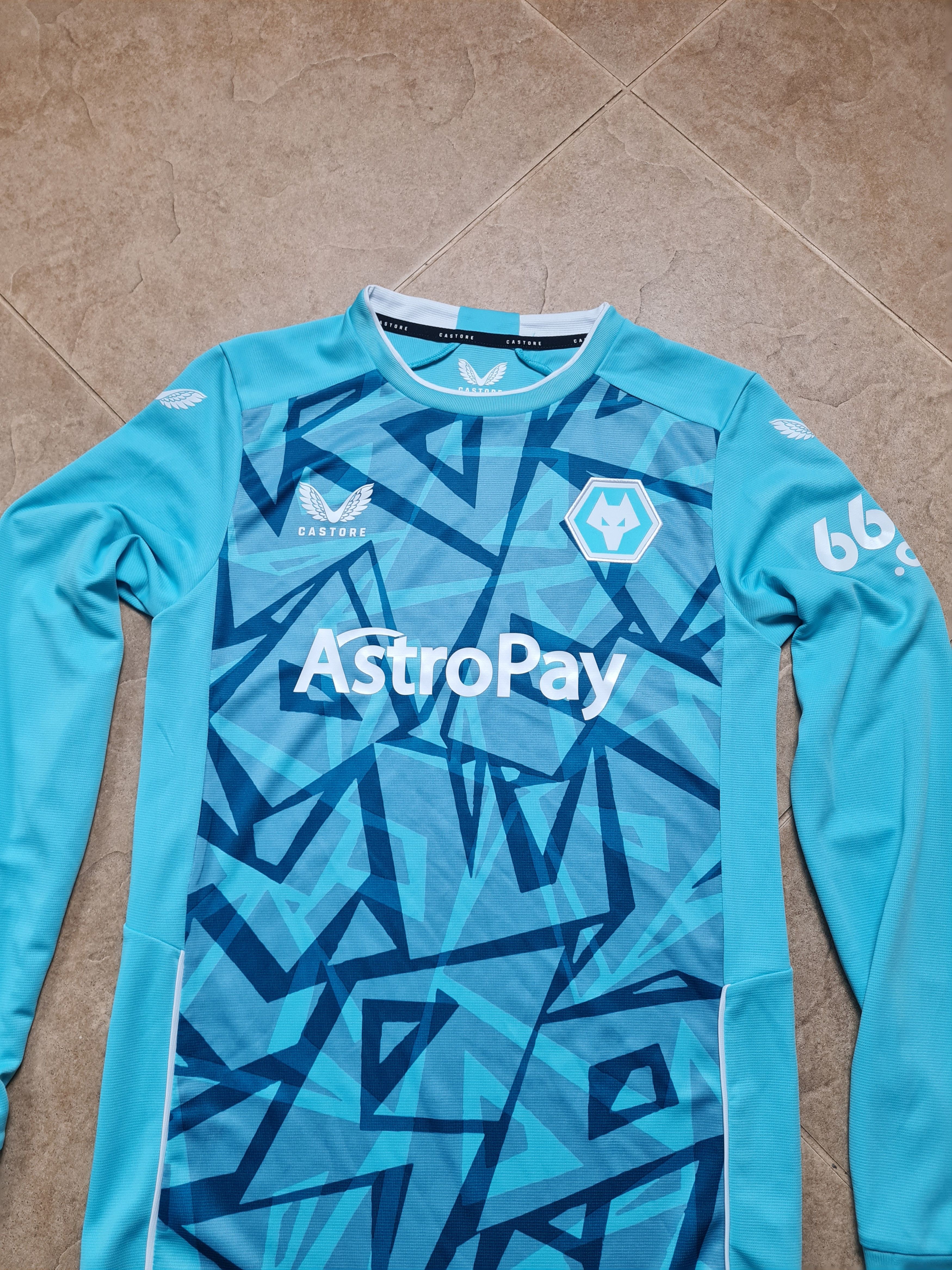 Castore Jersey Wolverhampton Wanderers Long Sleeve 2023/24 Shirt XS Size US XS / EU 42 / 0 - 3 Thumbnail
