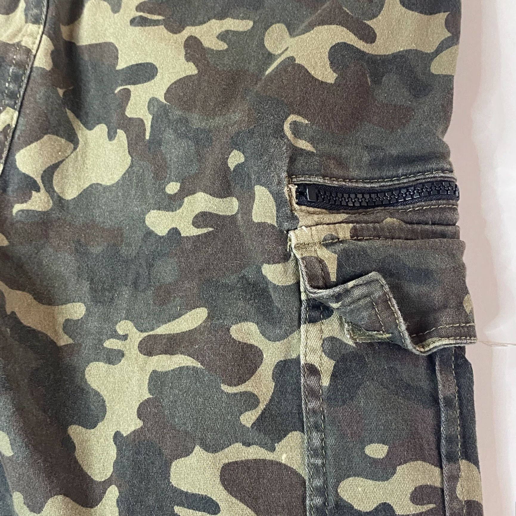 Akademiks AKADEMIKS Camouflage Shorts Mens S Green Cargo Drawstring Hip Hop Shirt/Shorts Size US 29 - 7 Thumbnail