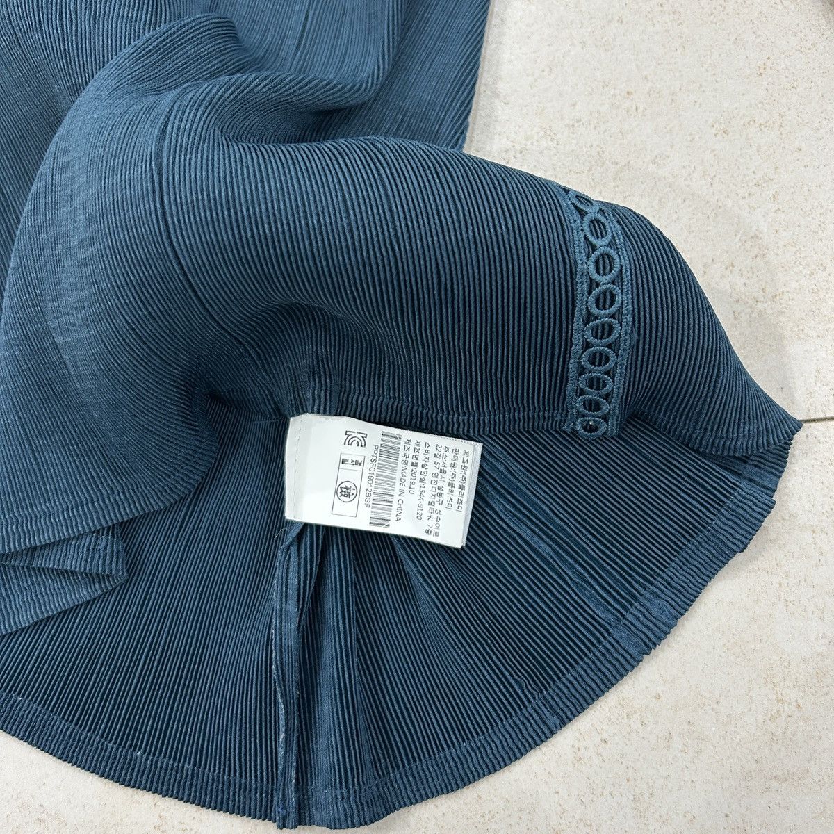 Pleats Please Issey Miyake Vintage Pleatsme By Issey Miyake Pletaed Long Sleeve Size ONE SIZE - 9 Thumbnail
