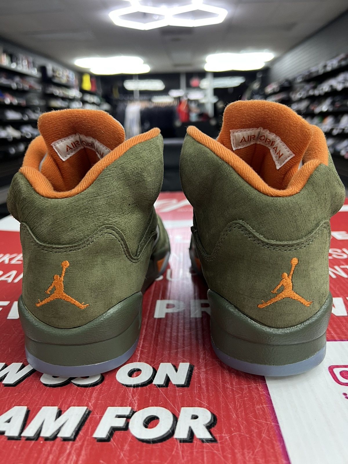 Jordan Brand Air Jordan 5 Olive Size 5y Size US 5 / EU 37 - 5 Thumbnail
