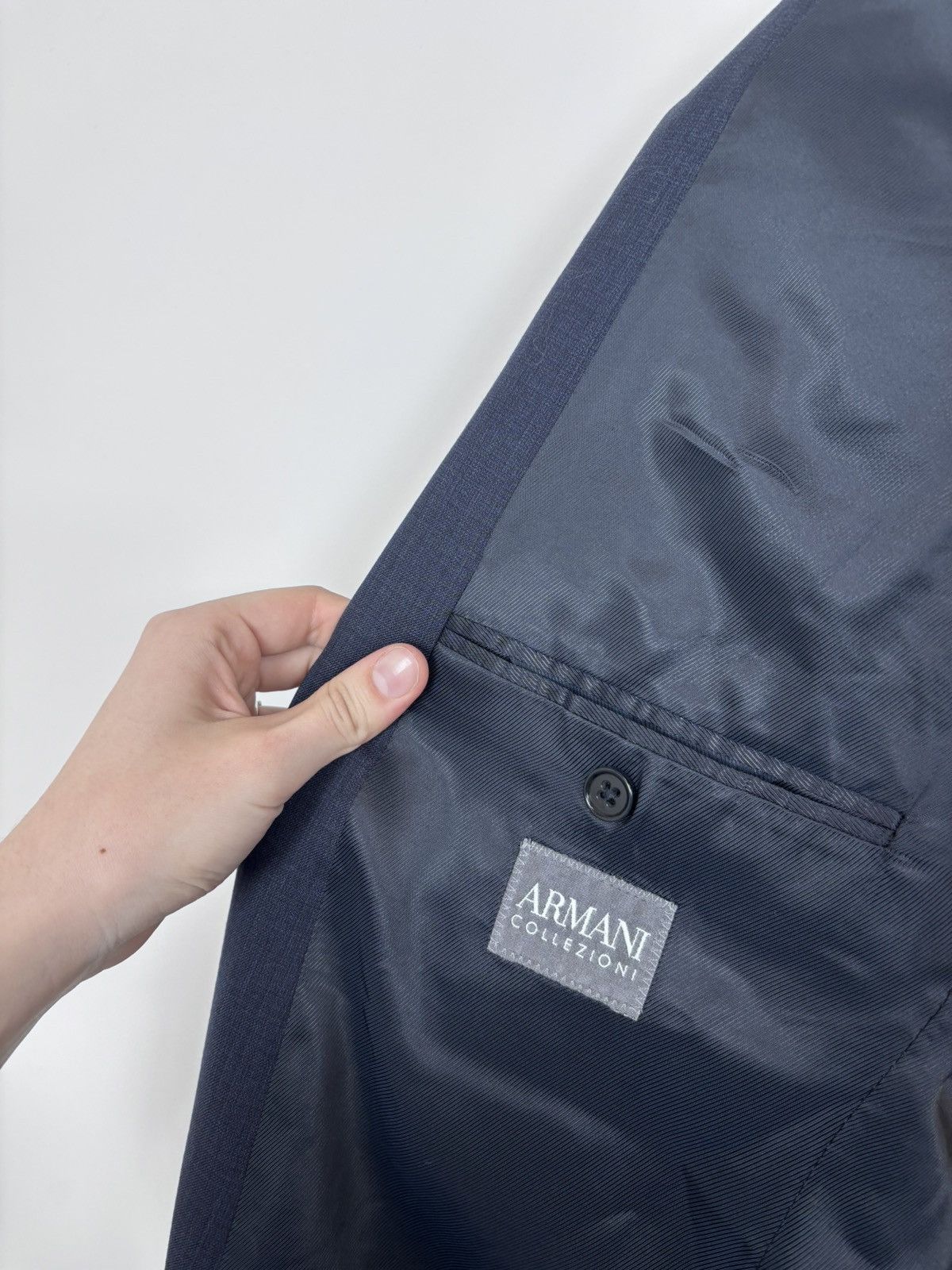 Armani Collezioni Armani Collezioni Men’s 2-Piece Navy Blue Wool Suit Size 40R - 14 Thumbnail
