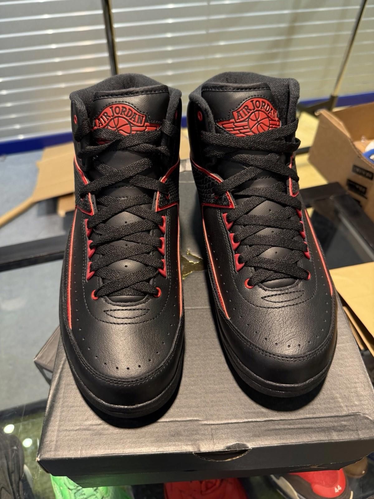 Nike Nike Air Jordan 2 Retro Alternate 87 red Black Sneaker 10 Size US 10 / EU 43 - 6 Thumbnail