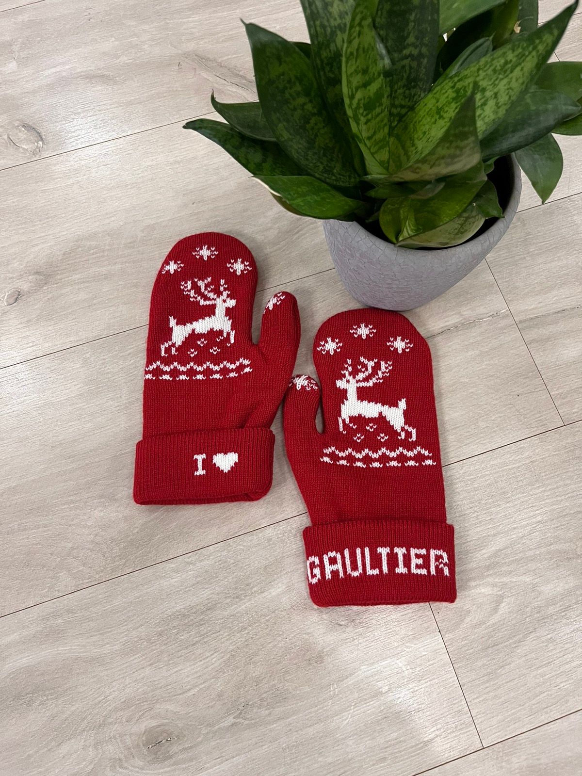 Pre-owned Jean Paul Gaultier Christmas Gloves Mittens I Love Gaultier In Red