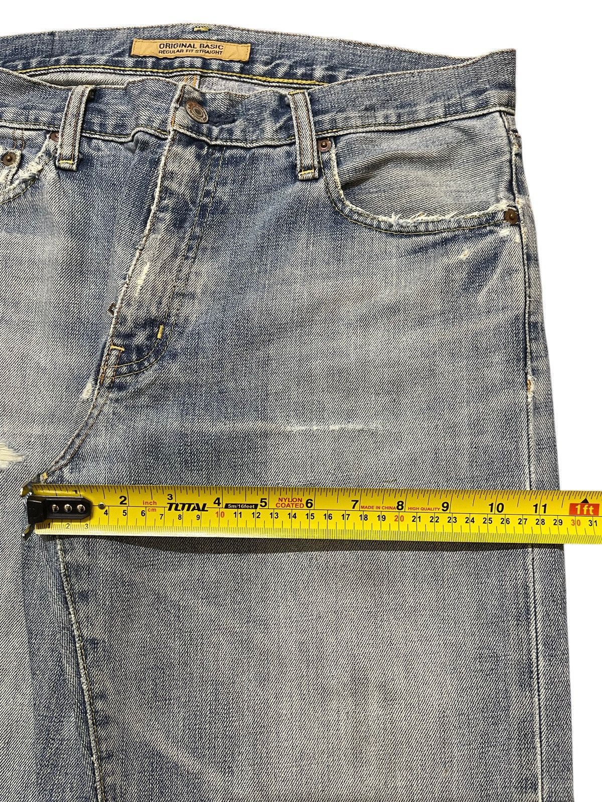 Uniqlo Vintage Japanese Uniqlo Light Faded Wash Distress Loose Jean Size US 33 - 16 Thumbnail