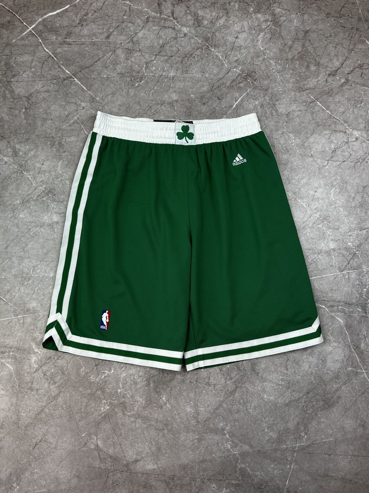 Adidas Vintage Adidas shorts NBA Celtic basketball style size m Size US 32 / EU 48 - 1 Thumbnail