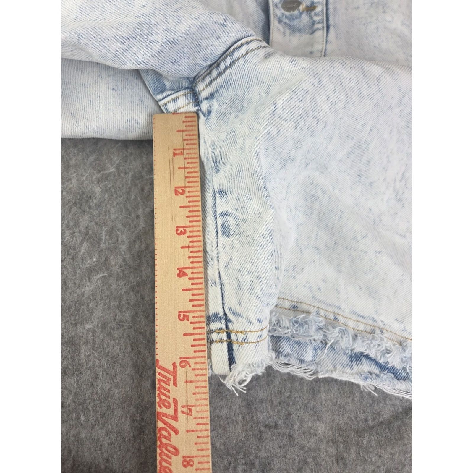 Vintage VINTAGE Sasson Stone Wash Buttonfly Jean Shorts 80s 12 Womens Blue Denim Distressed 5-Pocket Cut-Off High Rise Classic 80s 90s Style Mens/Girls Size 34" / US 12 / IT 48 - 7 Thumbnail