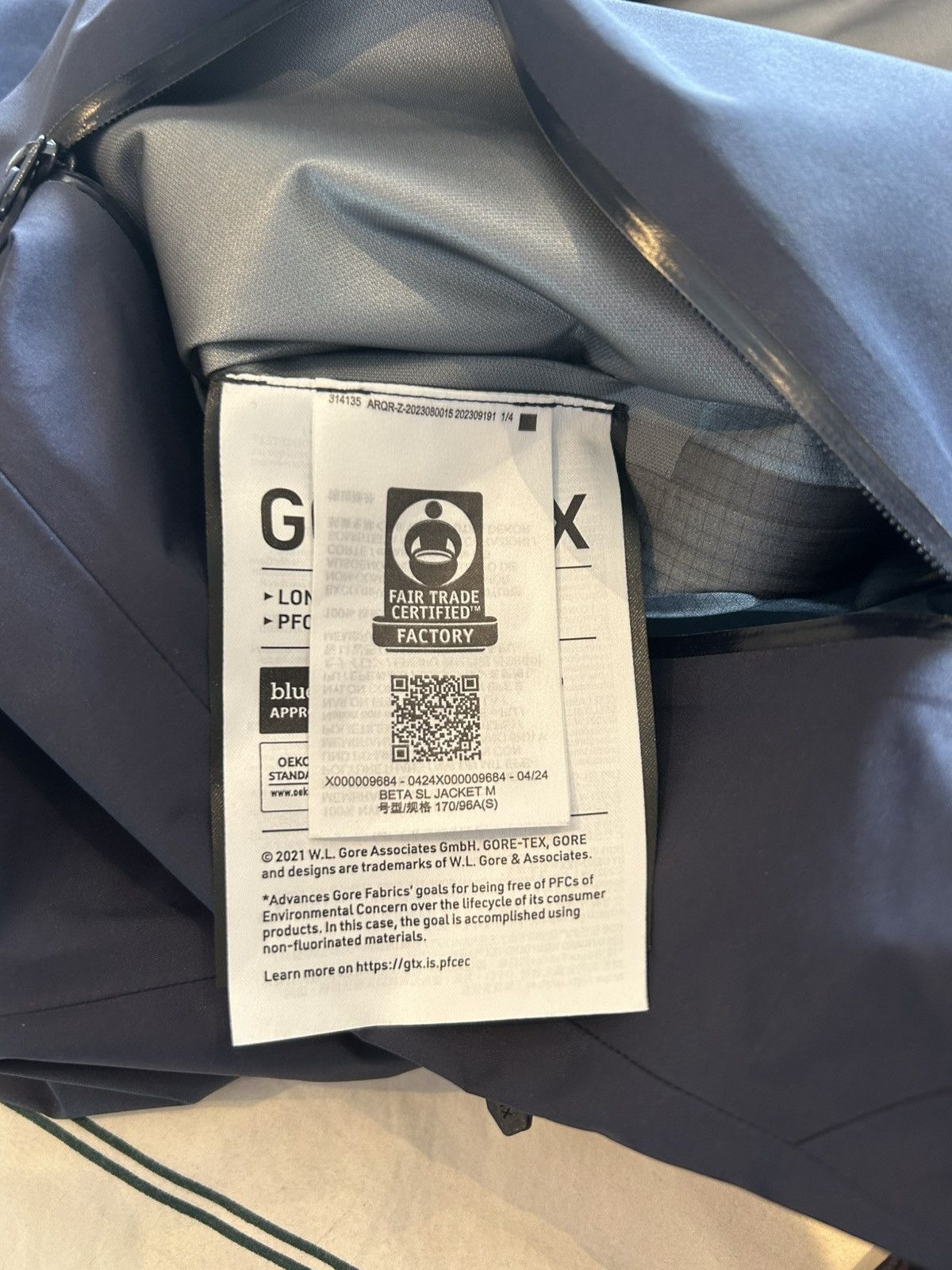 Arc'teryx Arcteryx rain coat €950 size small no flaws navy blue Size US S / EU 44-46 / 1 - 6 Thumbnail