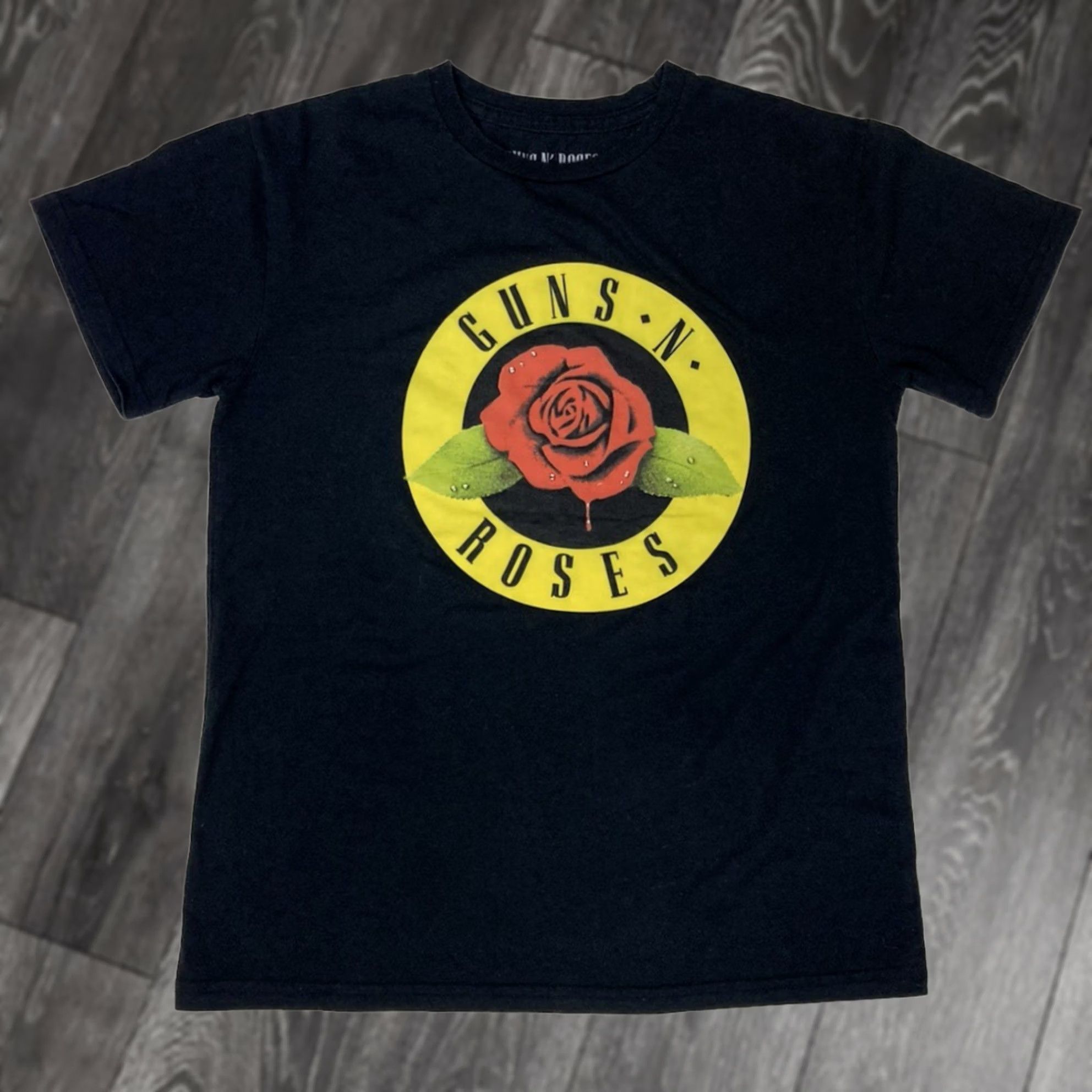 Vintage Guns N Roses Logo Graphic T-shirt Women Medium Black Music Merch Shirt Short Sleeve Crew Neck T-Shirt Size M / US 6-8 / IT 42-44 - 1 Thumbnail