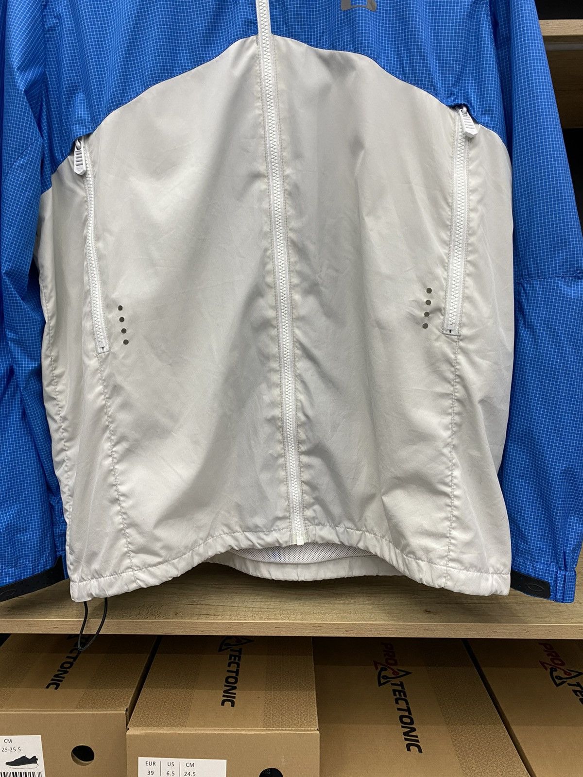 Oakley Vintage Rare Oakley Blue White Light Jacket Gorpcore Style Size US XL / EU 56 / 4 - 4 Thumbnail