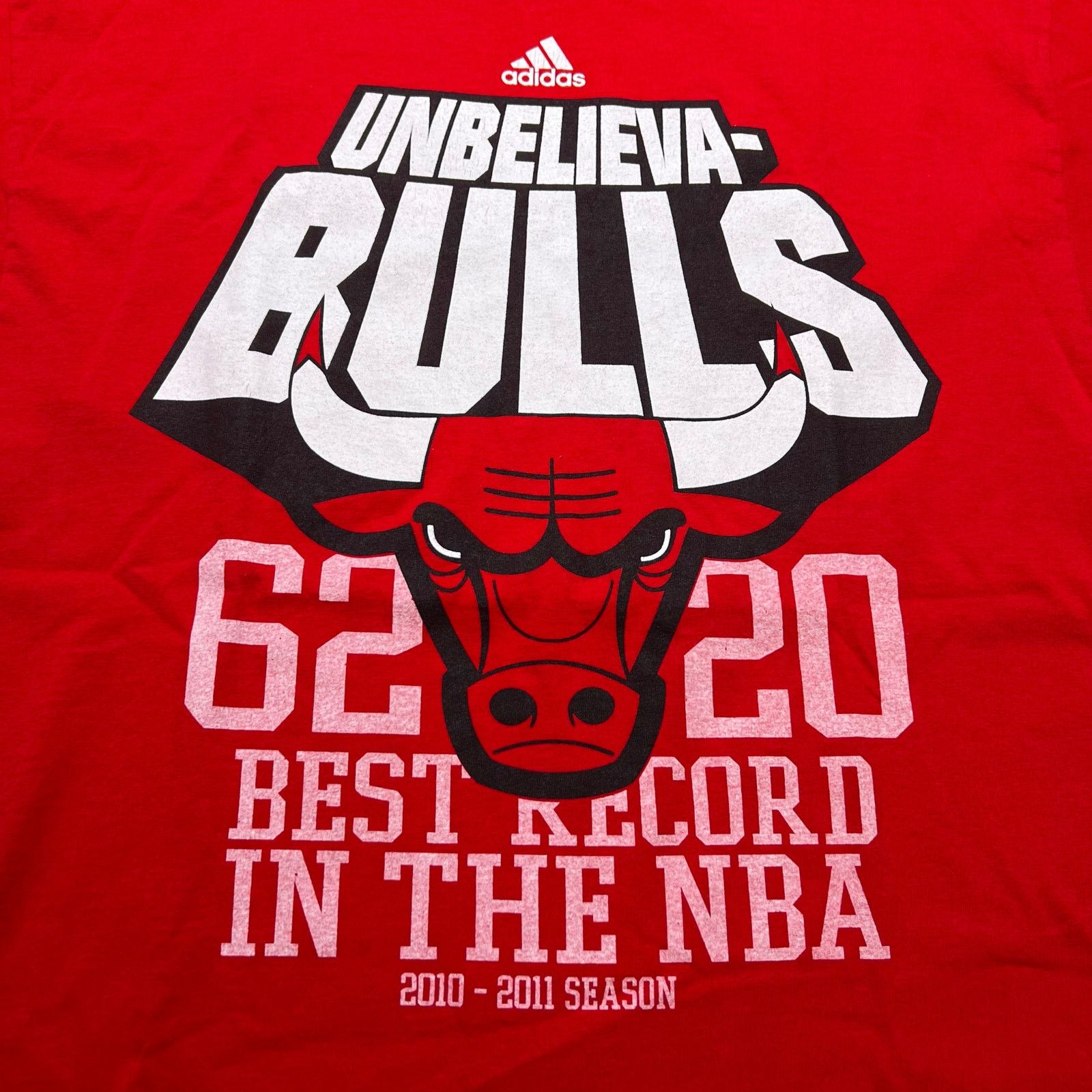 Adidas Vintage Adidas Chicago Bulls Y2K Red T-Shirt Sz Medium Size US M / EU 48-50 / 2 - 2 Thumbnail
