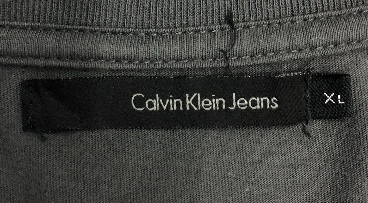 Calvin Klein Vintage Calvin Klein Jeans T-Shirt Size US XL / EU 56 / 4 - 7 Thumbnail