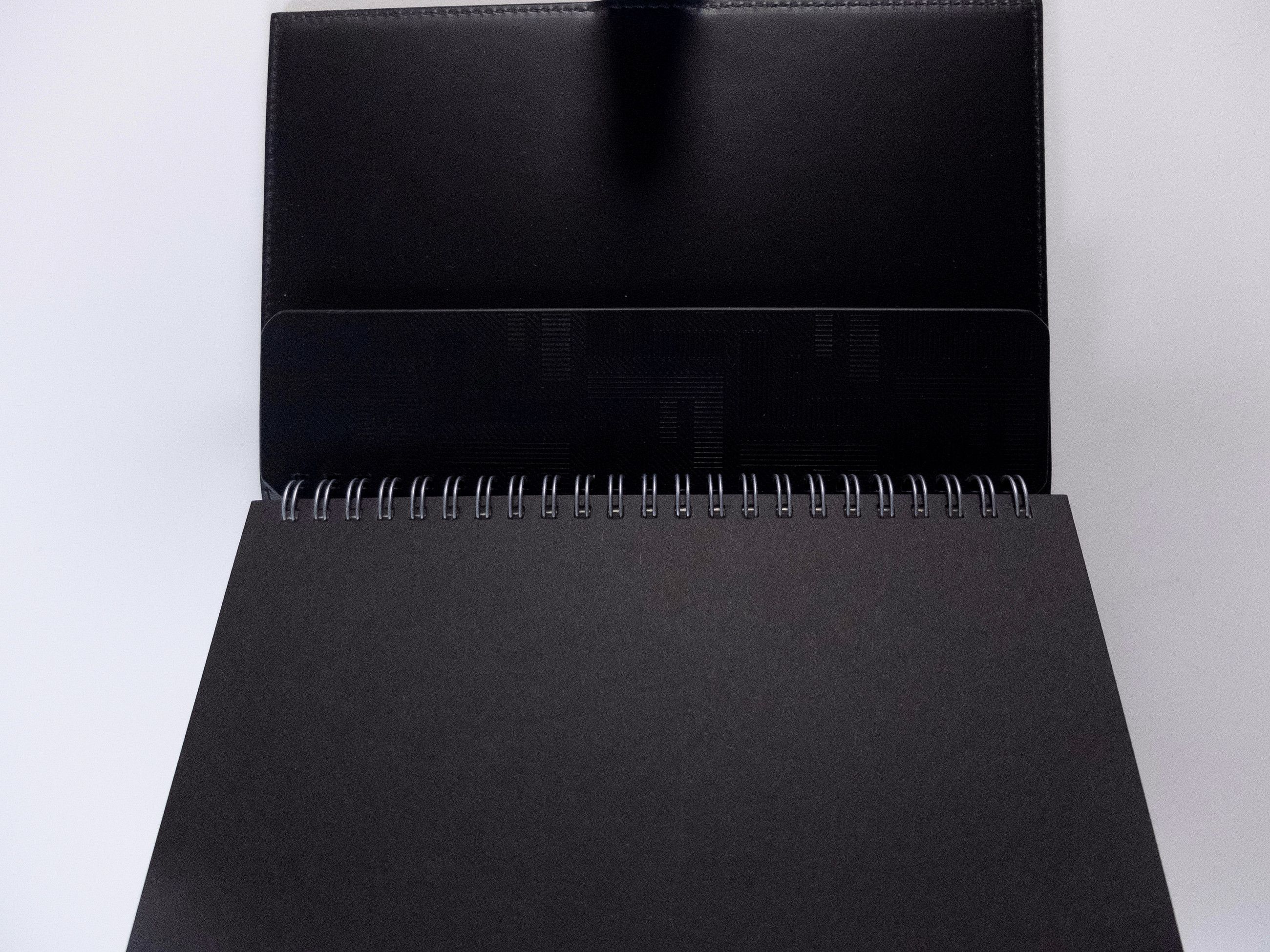 Fendi FENDI Shadow black FF logo leather refillable notebook Size ONE SIZE - 10 Thumbnail