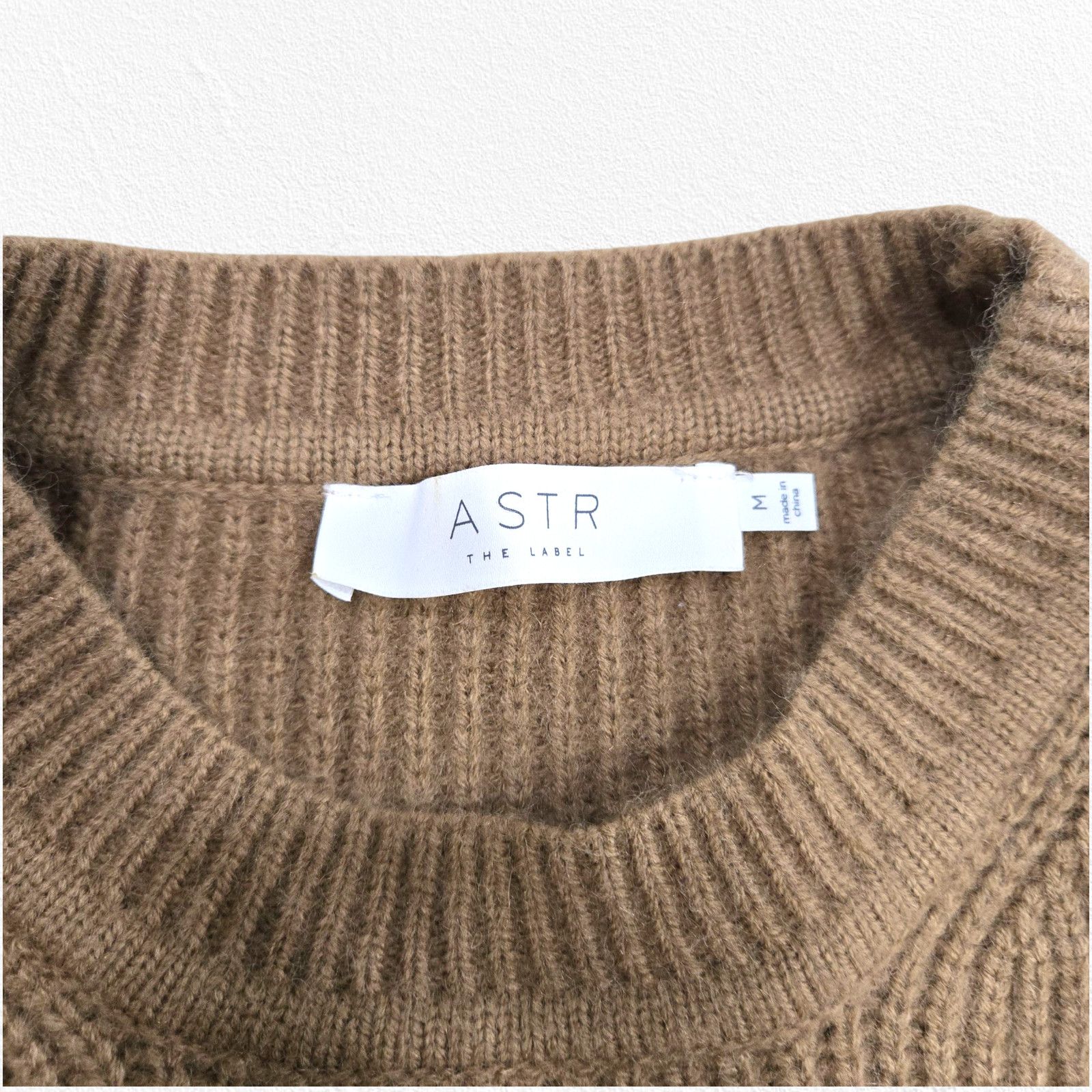 ASTR The Label ASTR the Label Camel Puff Shoulder Sweater Knit Size Medium Size M / US 6-8 / IT 42-44 - 5 Thumbnail