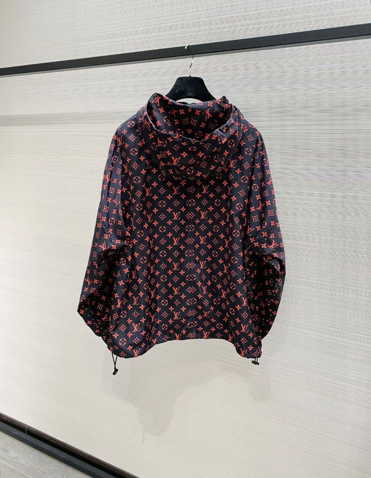 Louis Vuitton Louis Vuitton Black & Red Monogram Hooded Jacket J33 Size XS / US 0-2 / IT 36-38 - 2 Thumbnail
