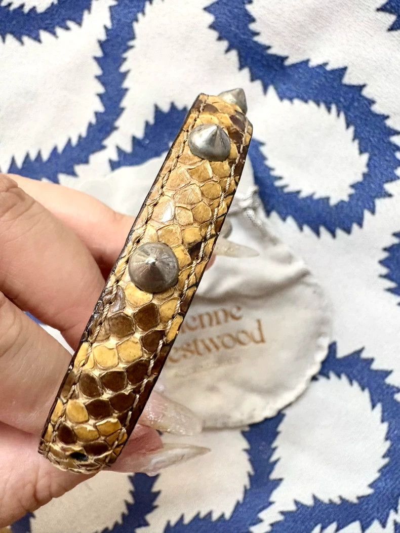 Vivienne Westwood Vivienne Westwood Tan crocodile skin bracelet with rivets Size ONE SIZE - 9 Thumbnail