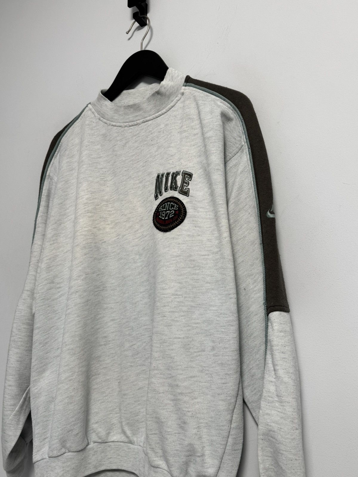 Nike Vintage Nike Sweatshirt Y2K Logo Pullover 90s Style Size US M / EU 48-50 / 2 - 9 Thumbnail